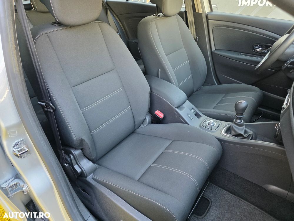 Renault Megane ENERGY TCe 115 Start & Stop Paris Business - 12