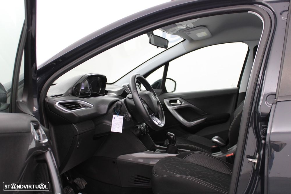 Peugeot 2008 1.2 PureTech Allure - 17