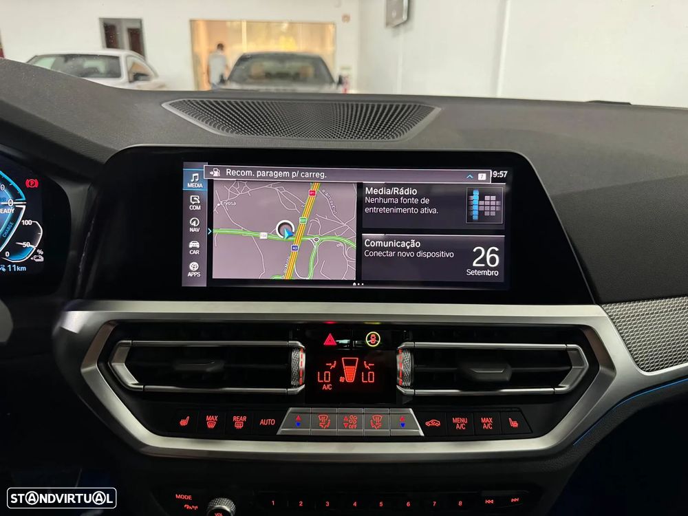 BMW 330 e Touring Pack M Auto - 21