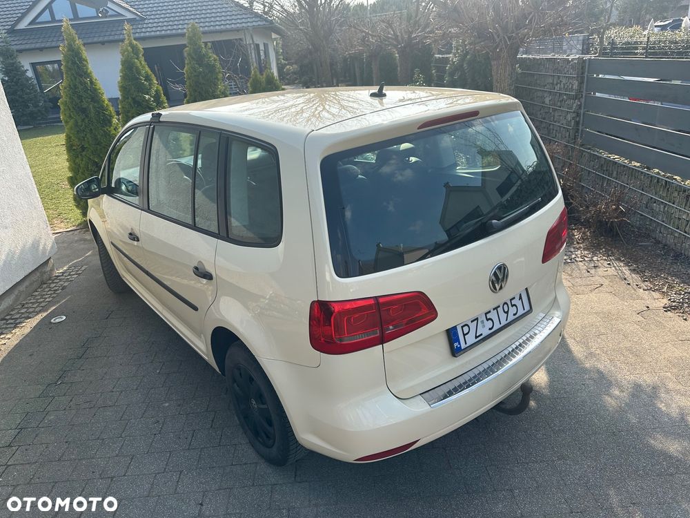 Volkswagen Touran 1.6 TDI DPF BlueMotion Technology DSG Highline - 8