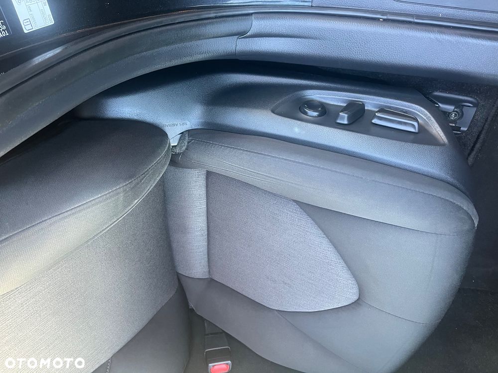 Toyota Camry 2.5 Hybrid Comfort CVT - 18