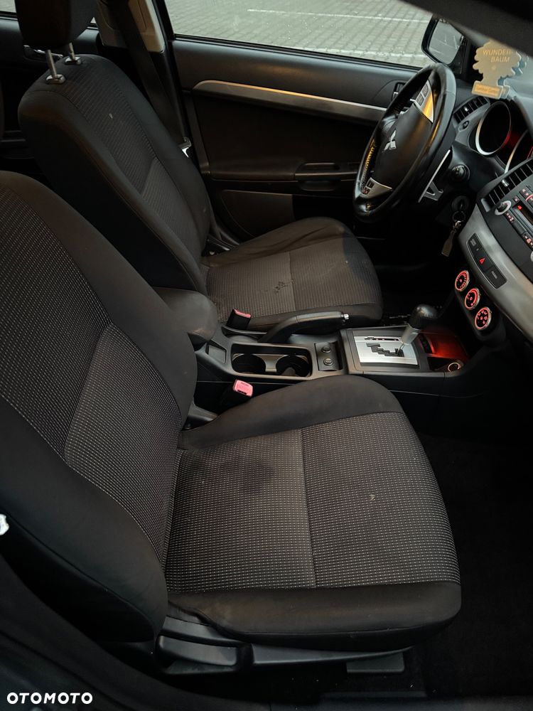 Mitsubishi Lancer 1.8 CVT Invite - 24