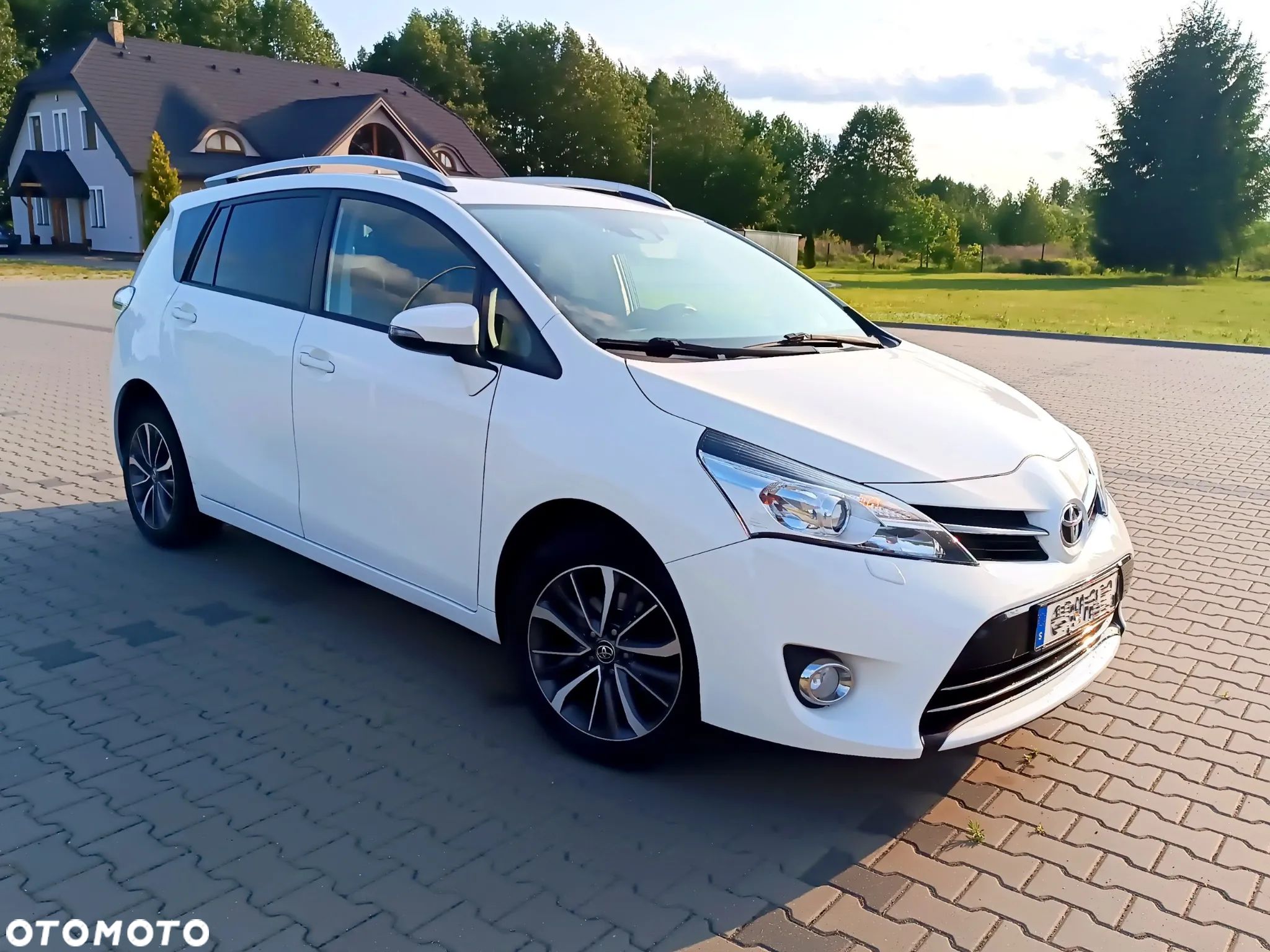 Toyota Verso 1.8 Prestige 7os - 1