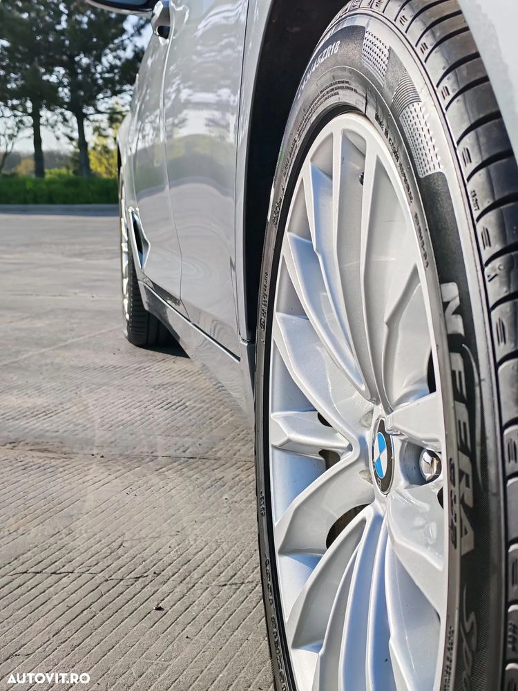 BMW Seria 5 520d Aut. Luxury Line - 12