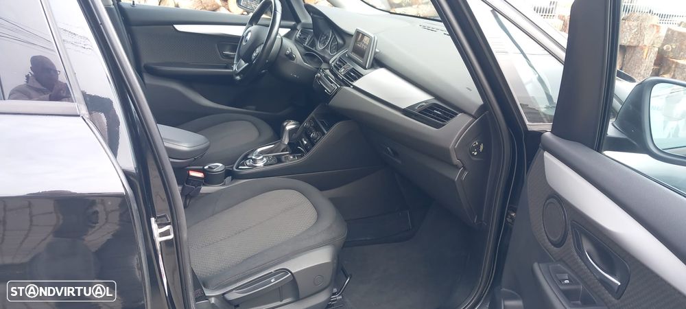 BMW 218 Active Tourer d Aut. Sport Line - 12