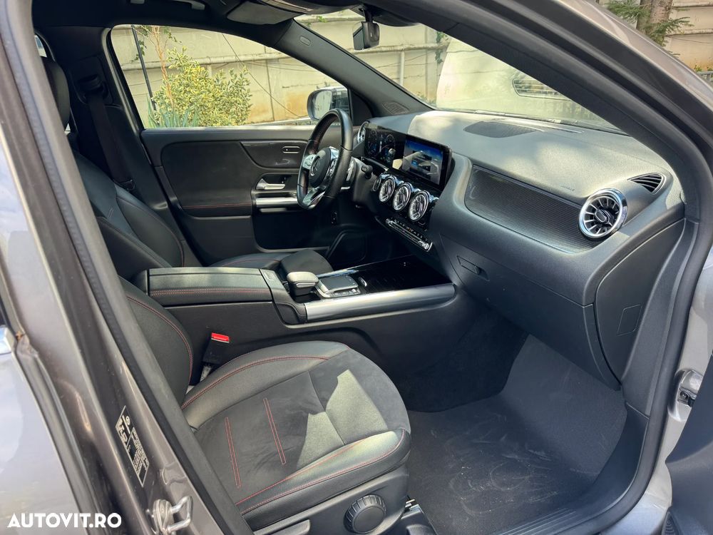 Mercedes-Benz GLA - 11
