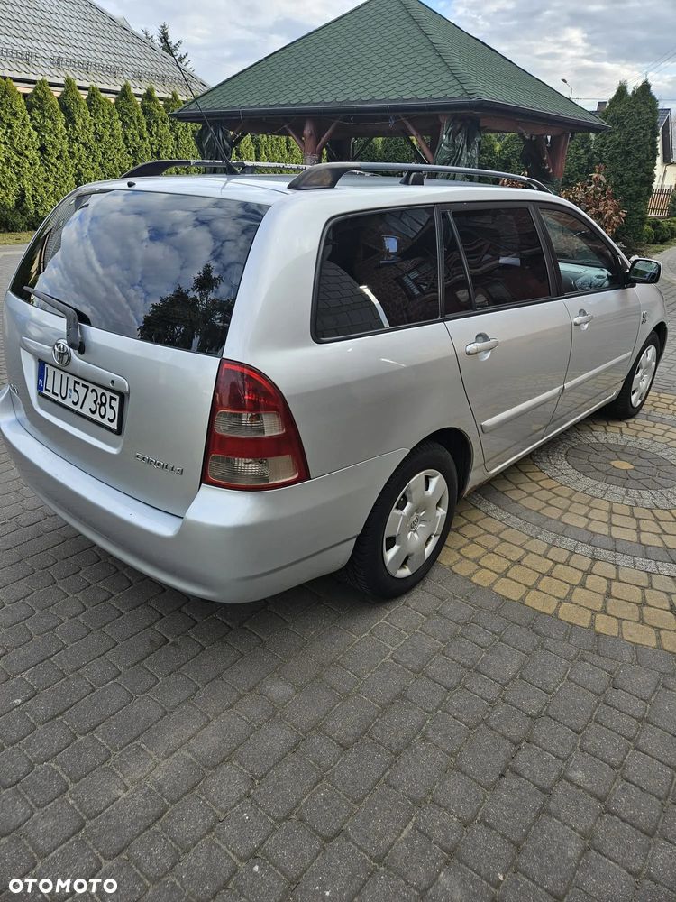 Toyota Corolla 2.0 D-4D Base - 5