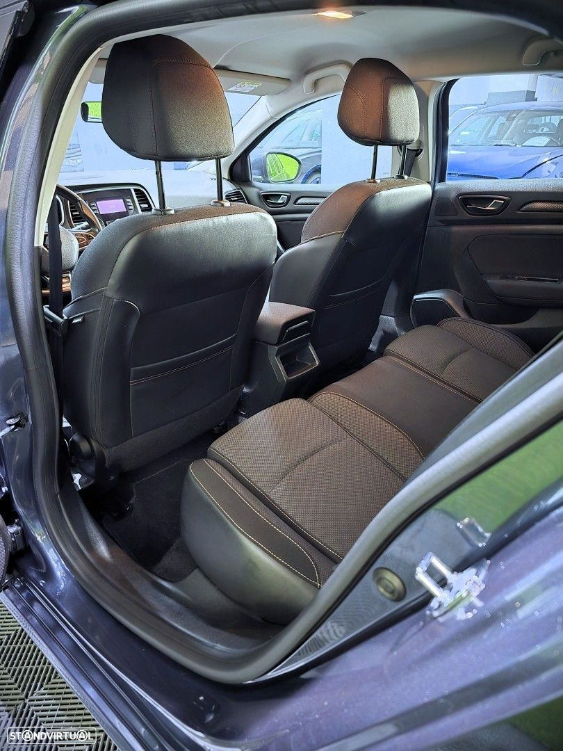 Renault Mégane 1.5 Blue dCi Zen - 12