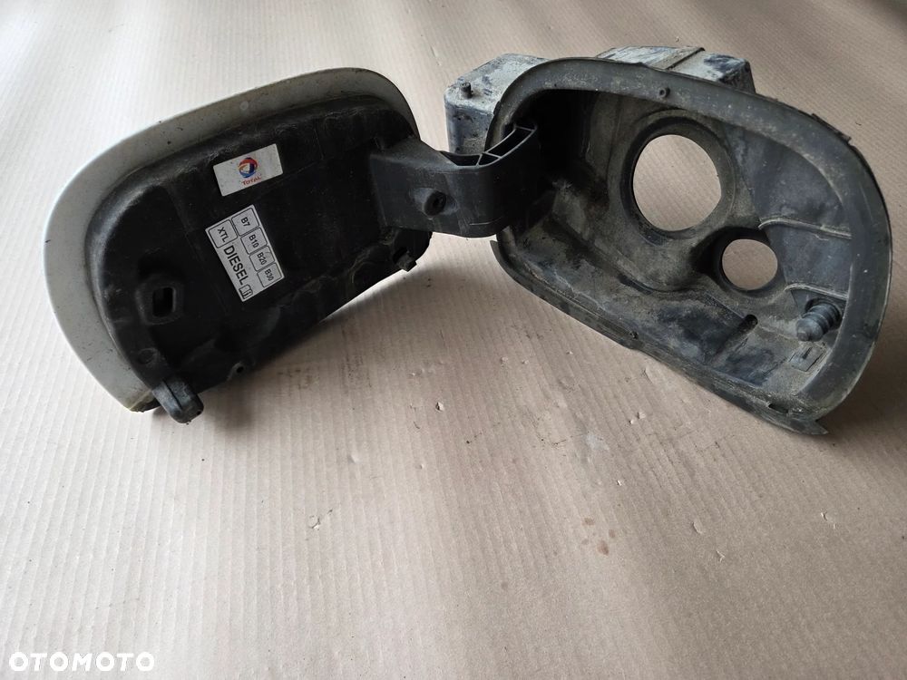 Klapka wlewu paliwa Citroen C4 Cactus LIFT - 3