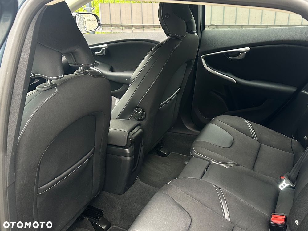 Volvo V40 D2 Momentum - 23