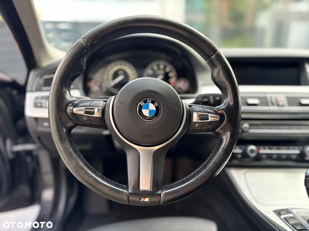 BMW Seria 5 528i xDrive - 11