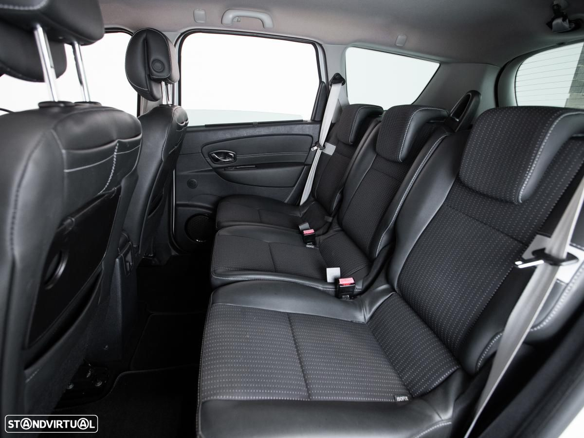 Renault Mégane Scénic - 8