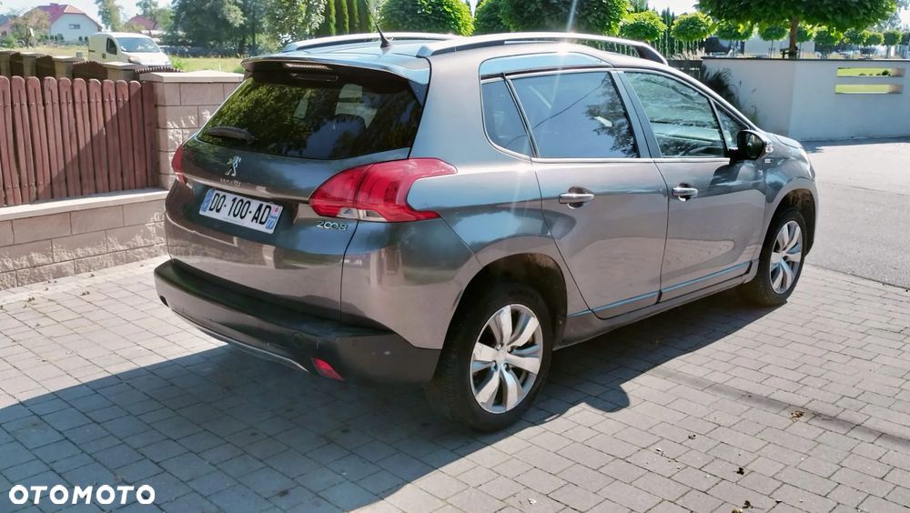 Peugeot 2008 1.2 Pure Tech Style - 7
