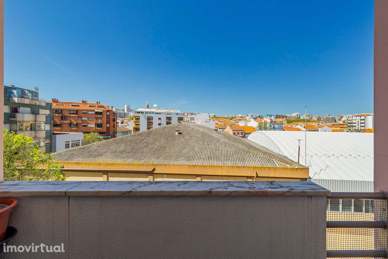 COVA DA PIEDADE - Apartamento T2 com varandas! - Grande imagem: 4/27