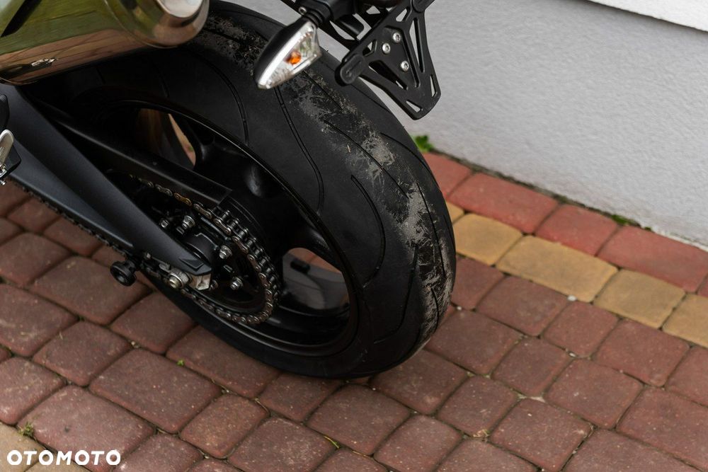 Triumph Street Triple - 8