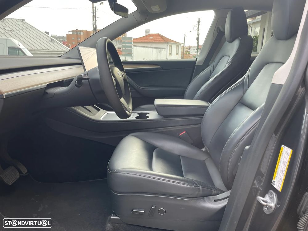 Tesla Model Y RWD - 18