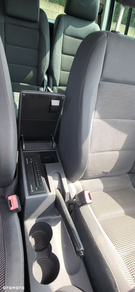 Volkswagen Touran - 6