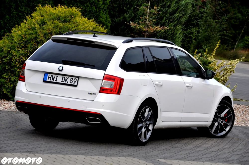 Skoda Octavia Combi 2.0 TDI DSG RS - 16