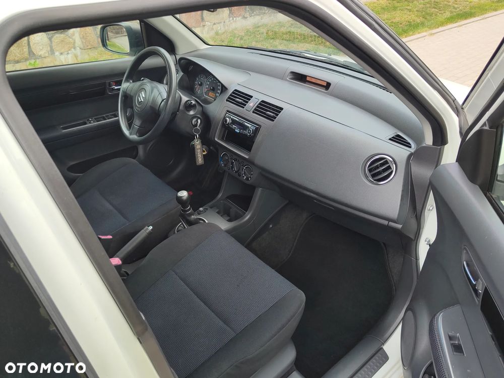 Suzuki Swift 1.3 Comfort dance - 18