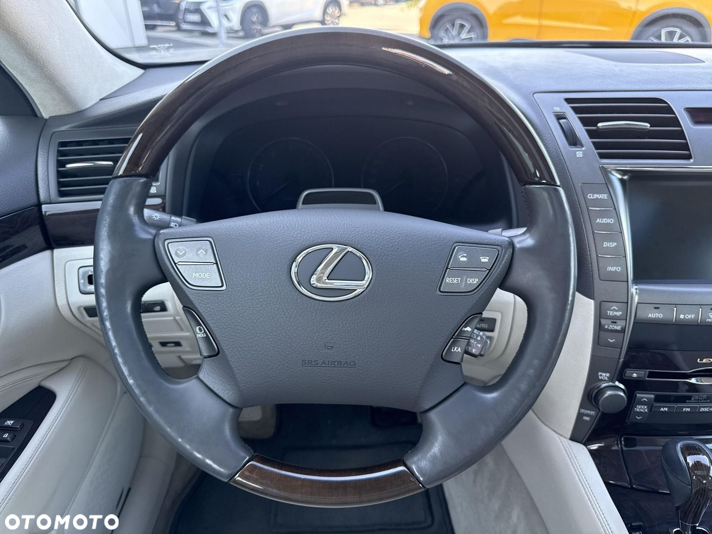 Lexus LS 460 Prestige - 23