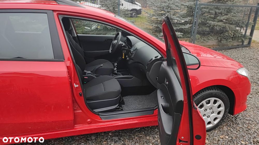 Hyundai i30 i30cw 1.4 blue Comfort - 14