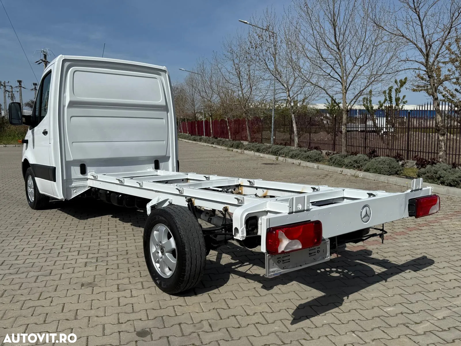 Mercedes-Benz Sprinter - 24