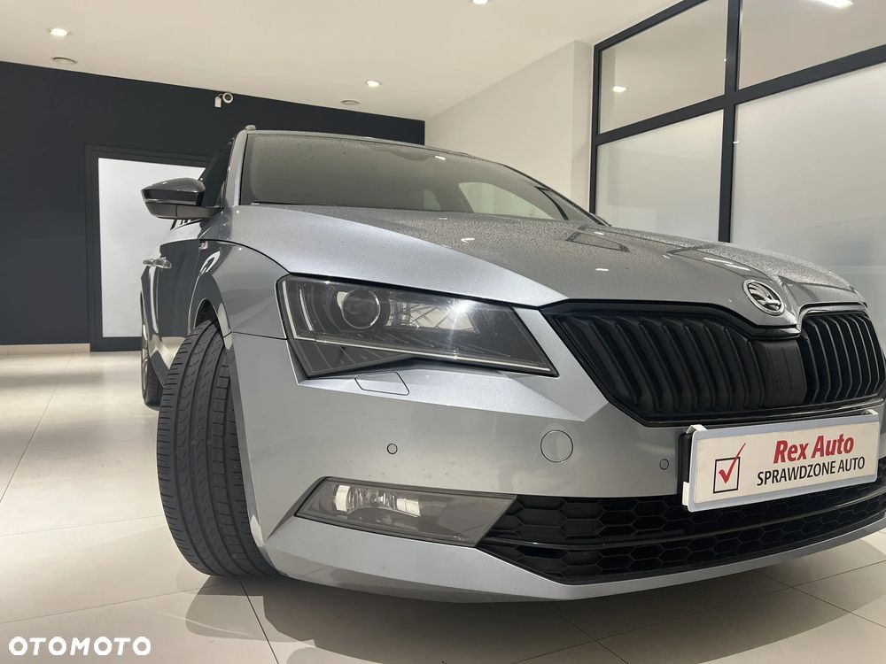 Skoda Superb 2.0 TDI Sportline DSG - 2