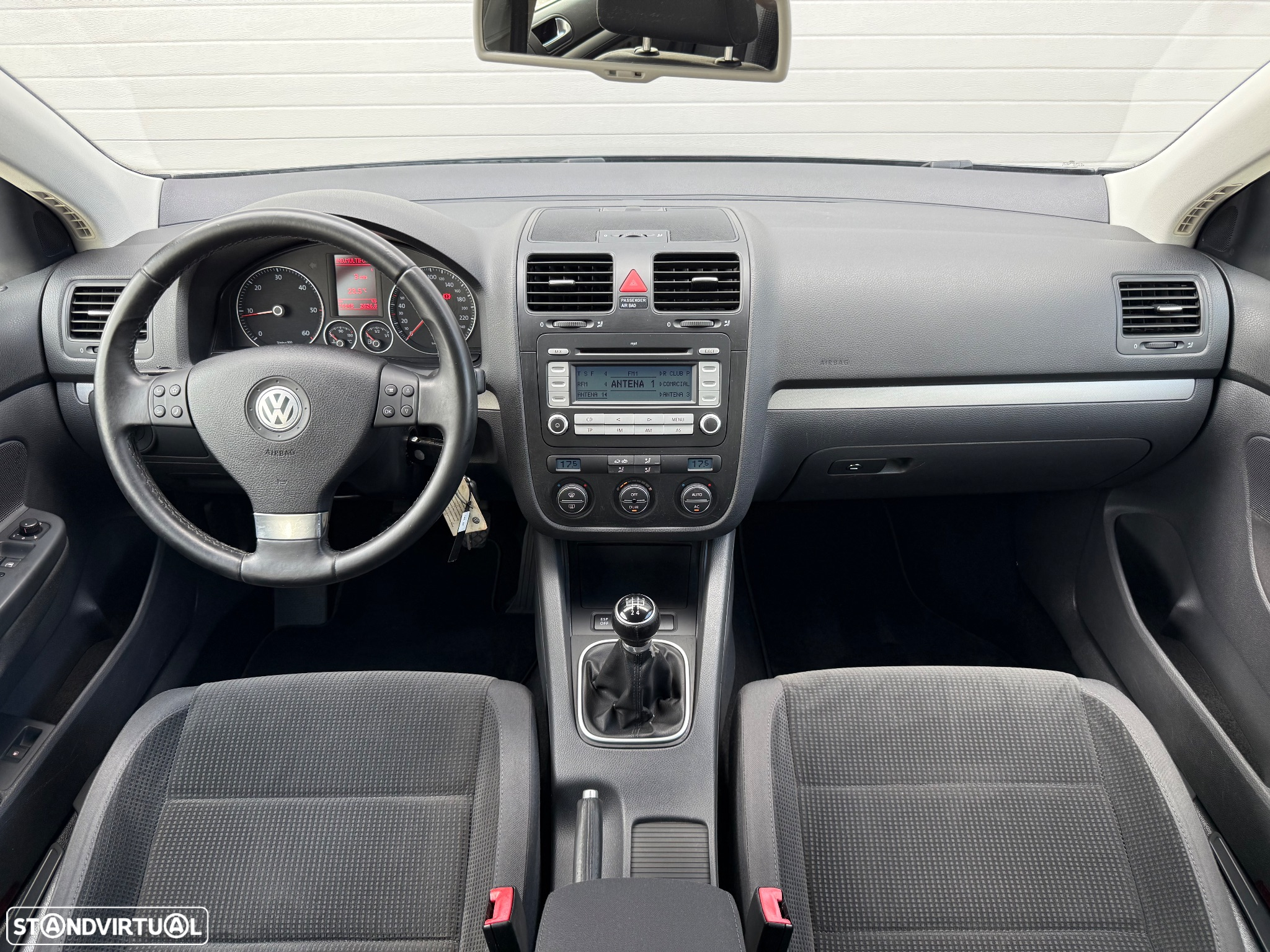 VW Jetta 1.9 TDi BlueM. Confortline - 6