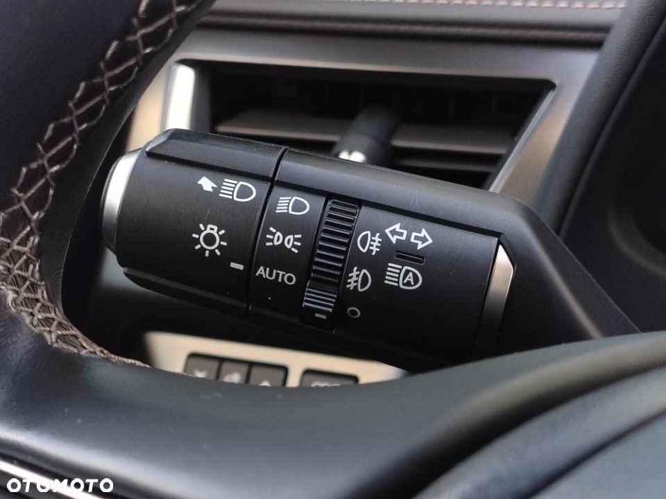 Lexus UX - 27