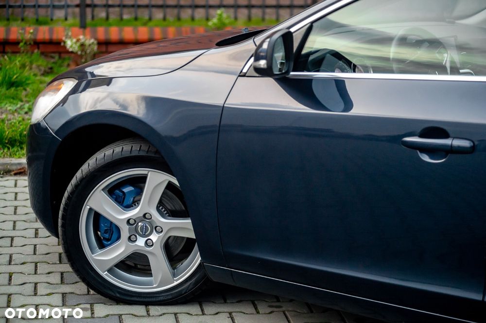 Volvo V60 T6 AWD Geartronic Momentum - 19