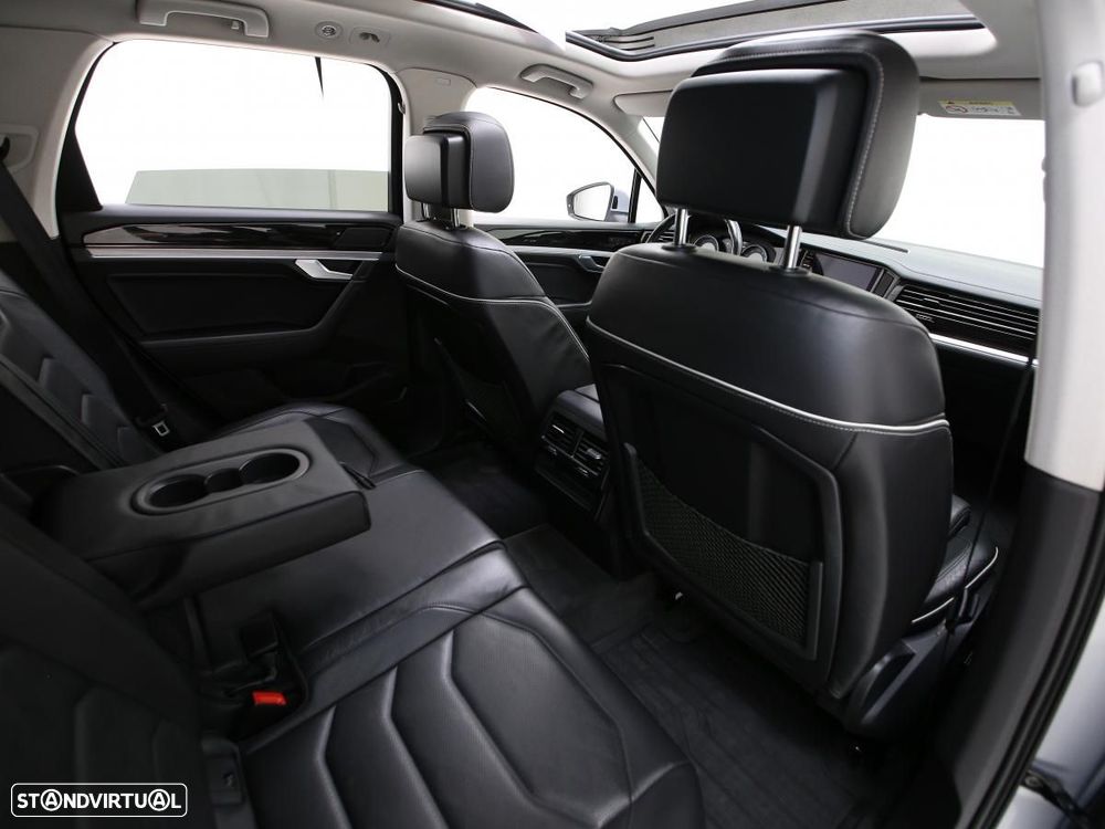 VW Touareg 3.0 TDI V6 Elegance - 11