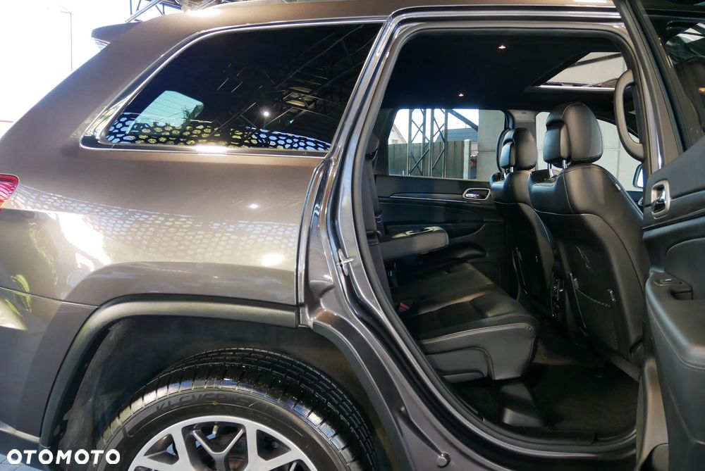 Jeep Grand Cherokee - 11