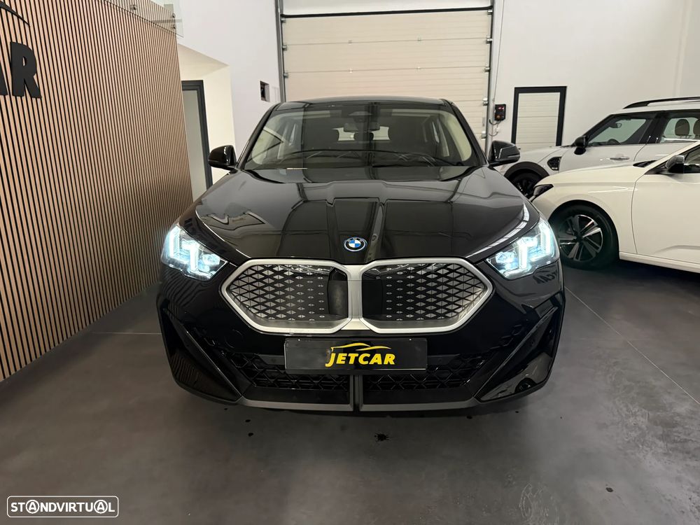 BMW iX2 - 10