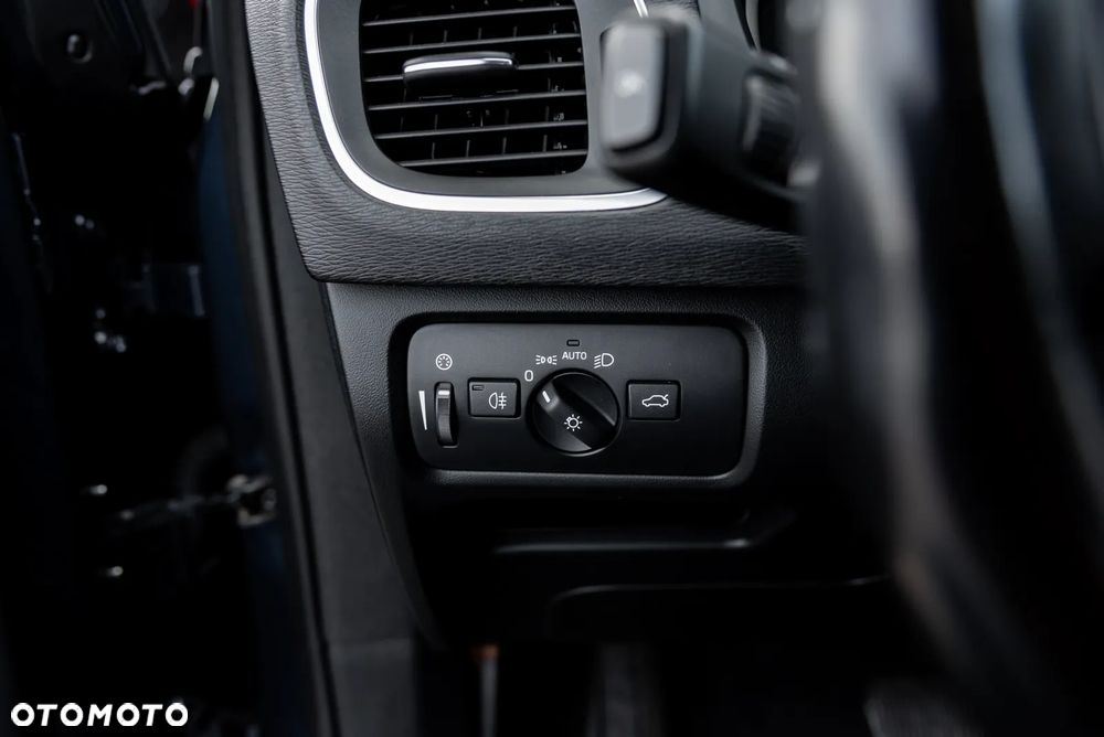 Volvo V40 Cross Country T4 AWD Geartronic Momentum - 28