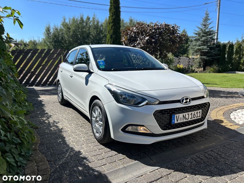 Hyundai i20 blue 1.2 Trend - 10