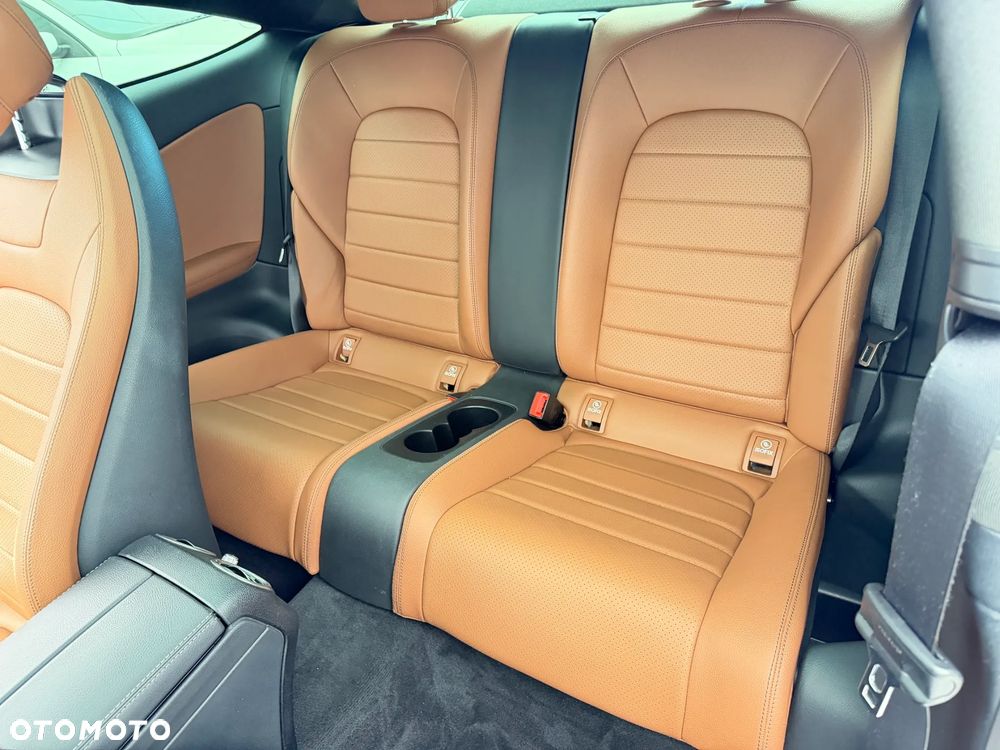Mercedes-Benz Klasa C 300 9G-TRONIC AMG Line - 7
