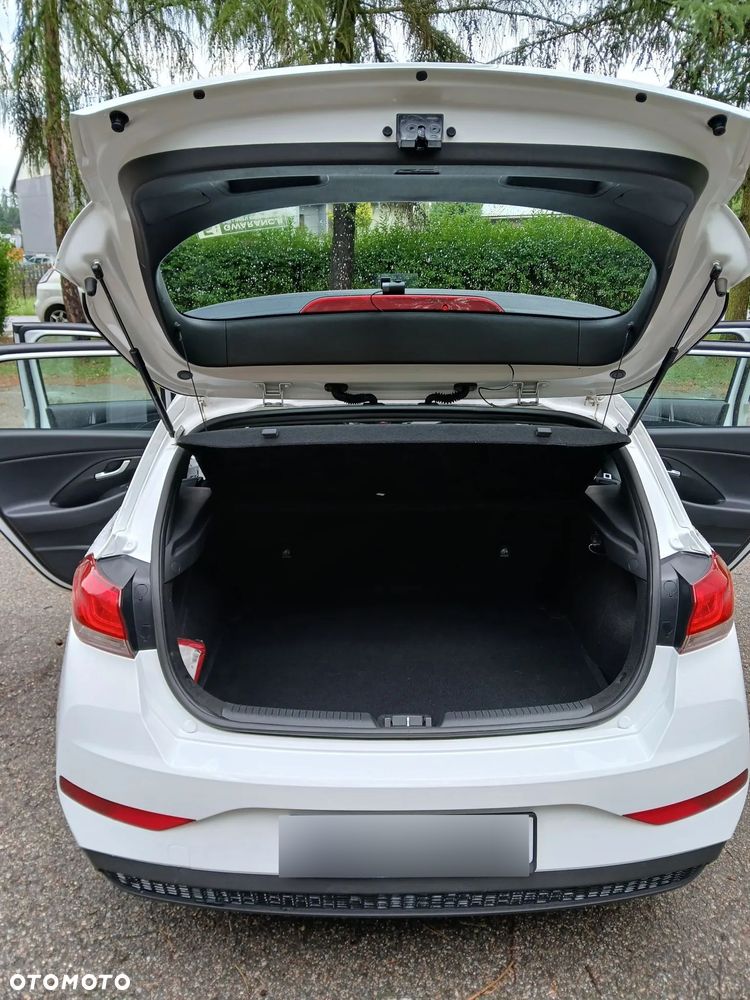 Hyundai i30 1.5 DPI Classic + - 12