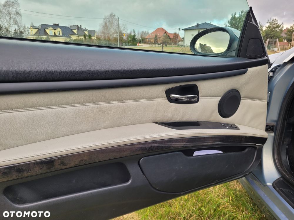 BMW Seria 3 325i Coupe - 5