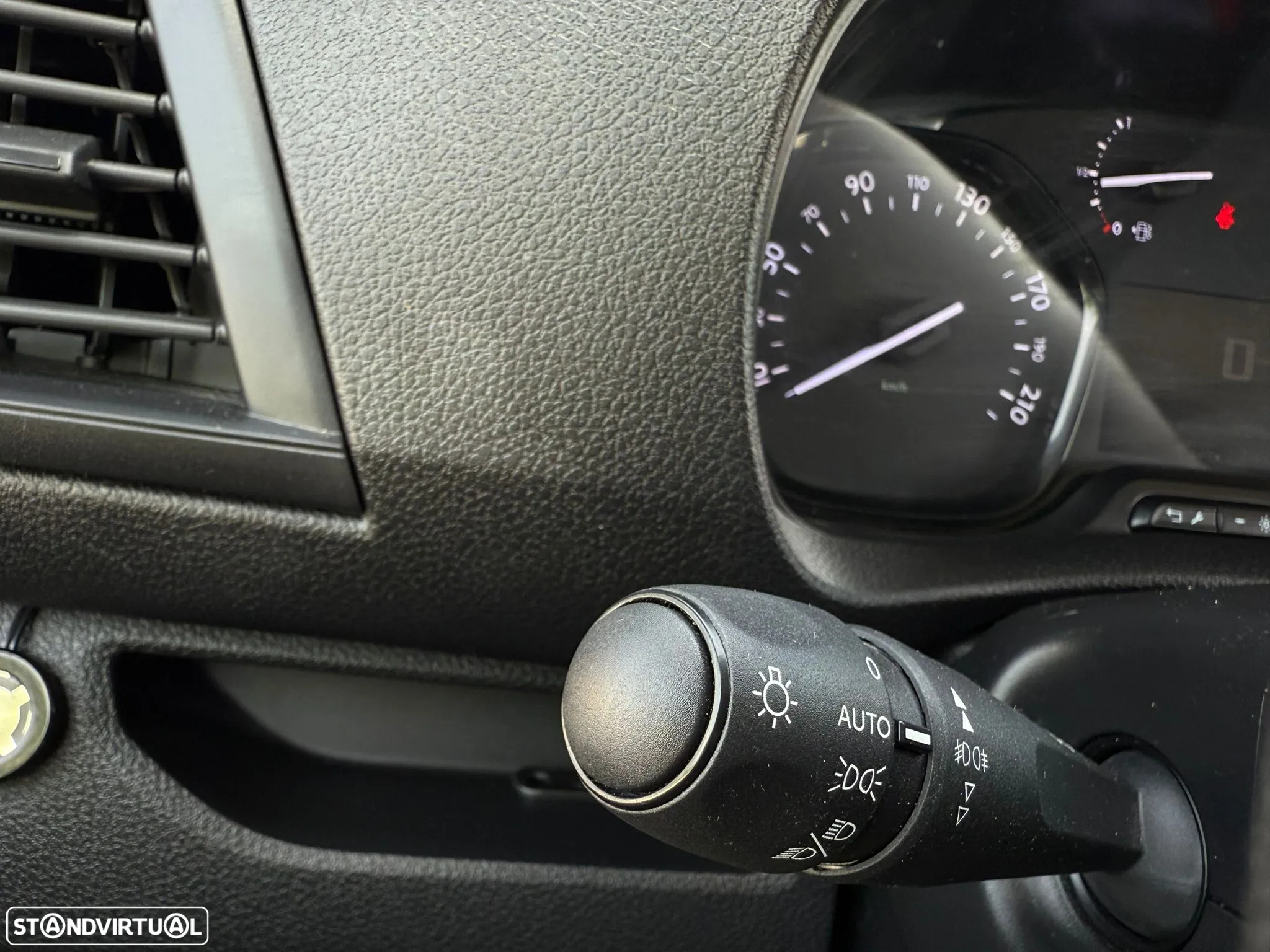 Opel Vivaro 1.5 CDTi 3Lug Iva Dedutível - 29