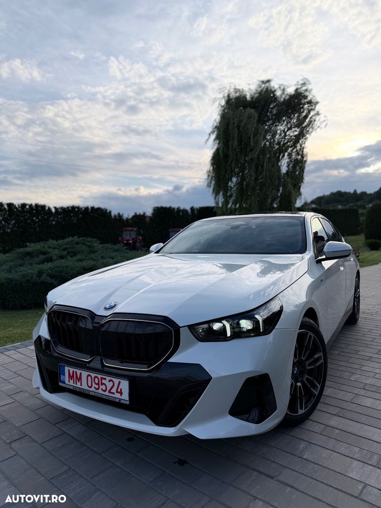 BMW Seria 5 520i AT MHEV - 1