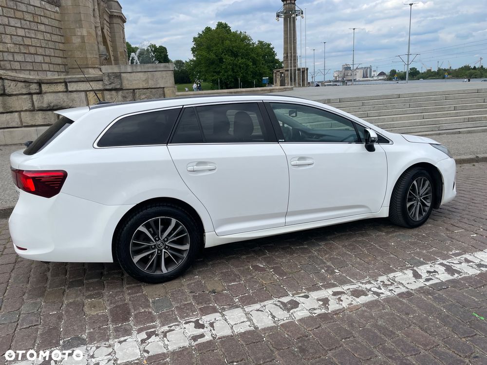 Toyota Avensis - 9