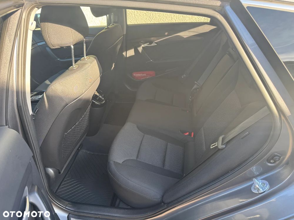 Hyundai i40 i40cw 1.7 CRDi Automatik Fifa World Cup Edition - 9