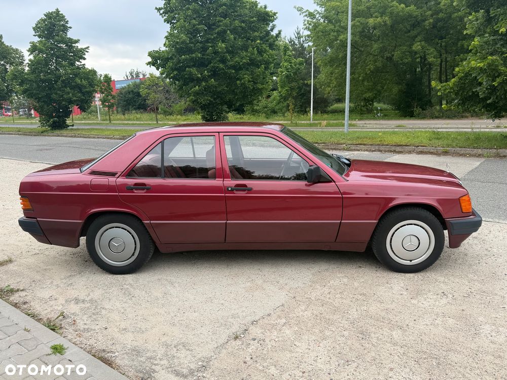 Mercedes-Benz W201 (190) - 4