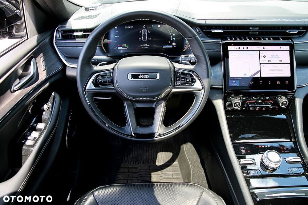 Jeep Grand Cherokee - 21