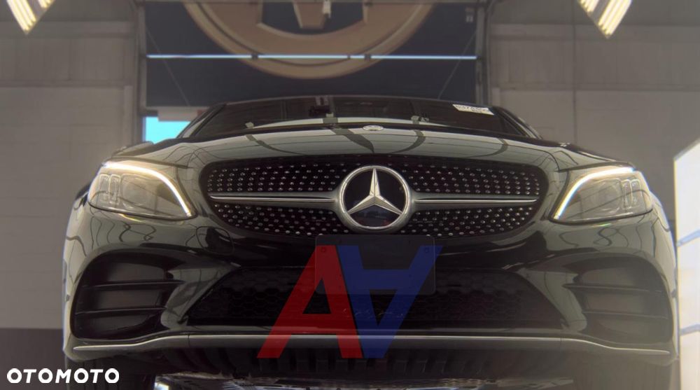 Mercedes-Benz Klasa C 300 4Matic 9G-TRONIC AMG Line - 3