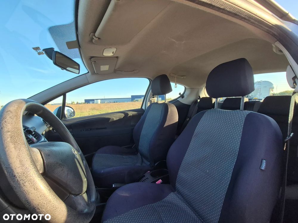 Peugeot 207 1.4 HDi Presence - 16