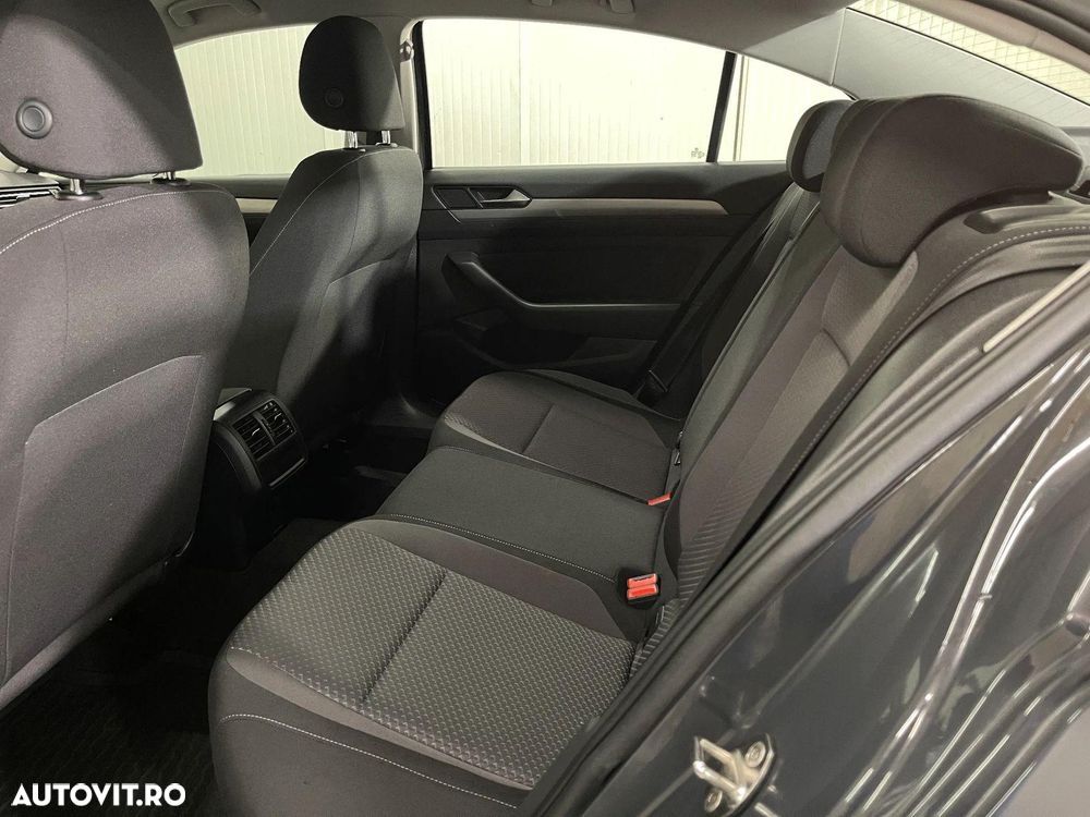 Volkswagen Passat 1.5 TSI ACT DSG Advance - 12