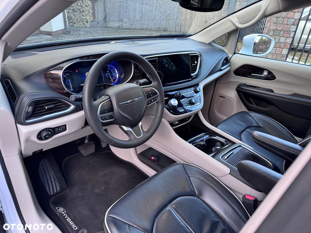 Chrysler Pacifica - 9