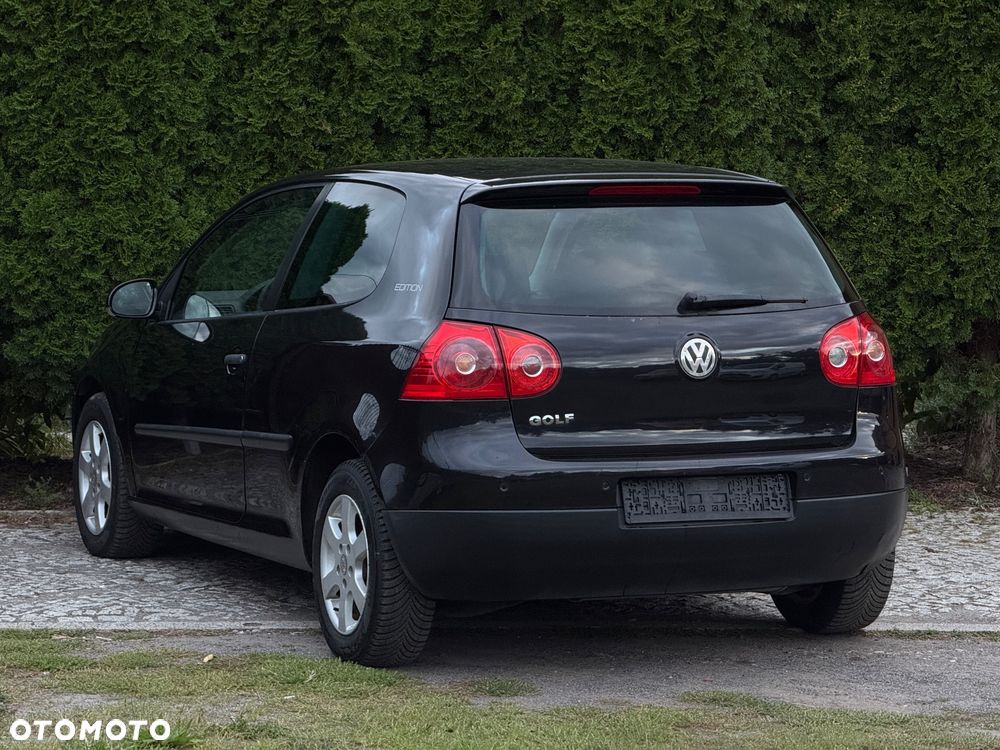 Volkswagen Golf - 5