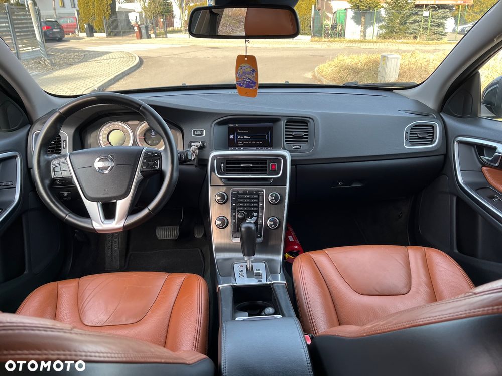 Volvo V60 D3 Geartronic Summum - 18